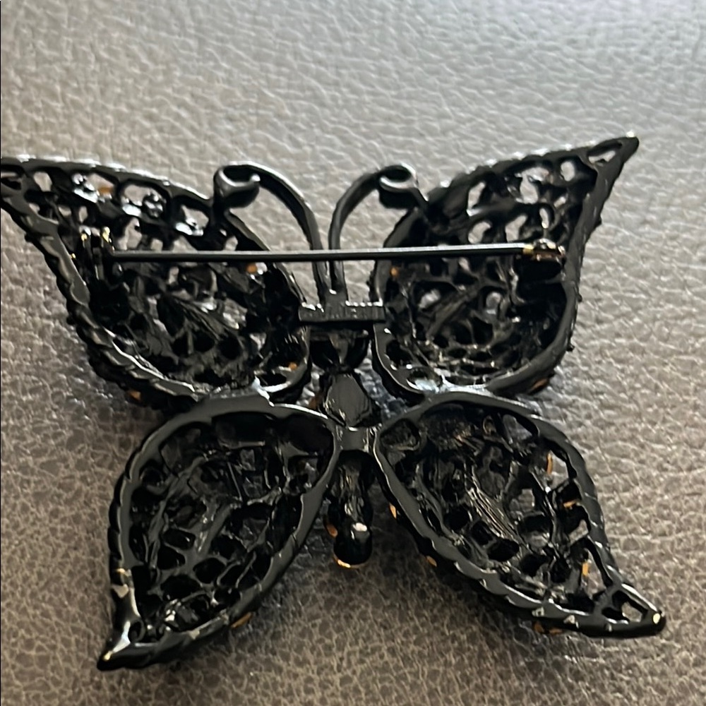 *Sparkling Black Butterfly Brooch - Picture 2 of 3